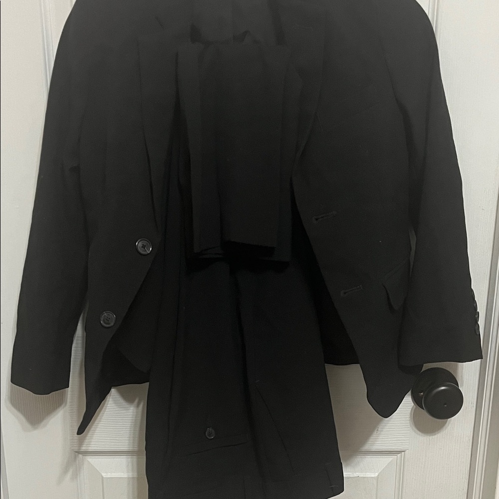 Calvin Klein Kids Classic Black 3 piece suit - Picture 4 of 4